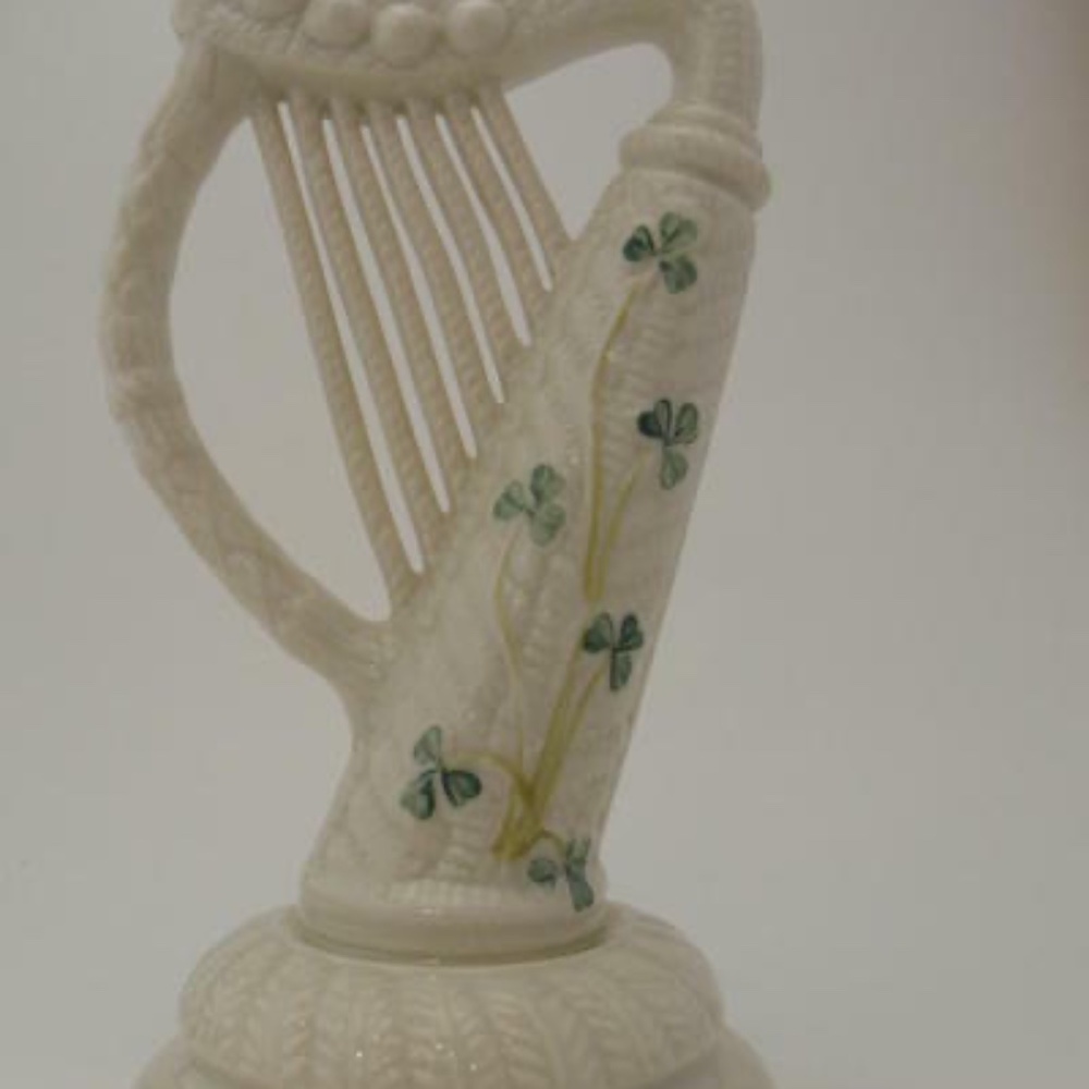 IRISH BELLEEK SHAMROCK SCULPTURED LARGE HARP